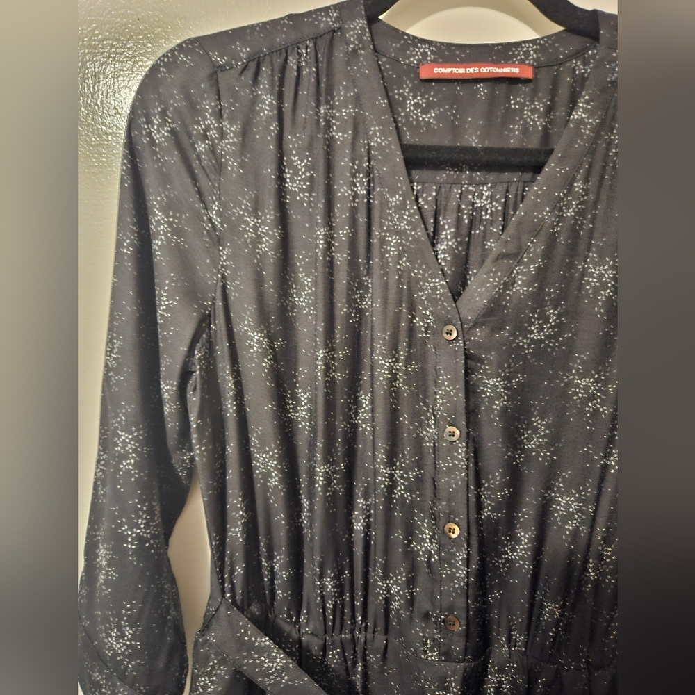 Elegant Black Button-Down Dress - Picture 2 of 3